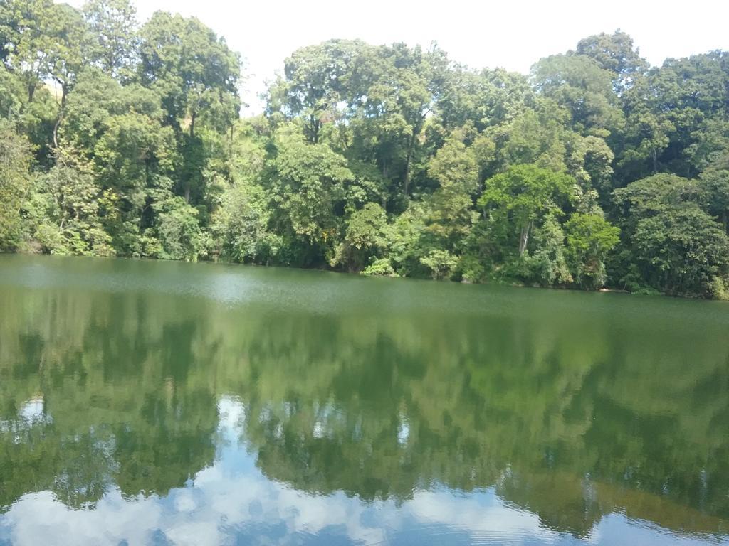 Отель Lake Nkuruba Nature Reserve Durama Экстерьер фото